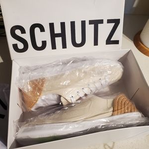 Schutz  cleo sneaker size 8 band new
